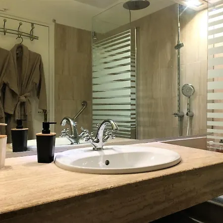 Avec Parking Prive Au Coeur Du Triangle D'or - Paris-plage Appartement *