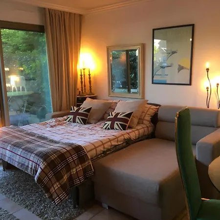 Appartement Avec Parking Prive Au Coeur Du Triangle D'or - Paris-plage
